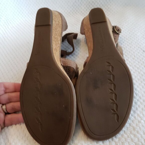 UGG Koolaburra Briona Leather Wedge Womens Shoes Size 7 Tan Pre-Owned‎ - Picture 6 of 14